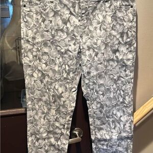 Michael Kors Gray Skinny Pants with Monochrome Pattern